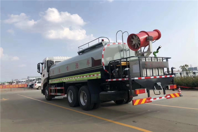 東風天龍后八輪20噸噴霧車，國六綠化噴灑車